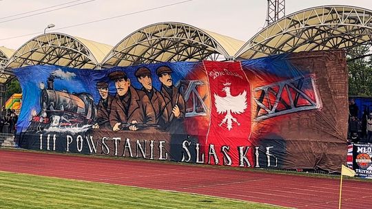 Hołd dla Powstańców Śląskich od kibiców z Kędzierzyna