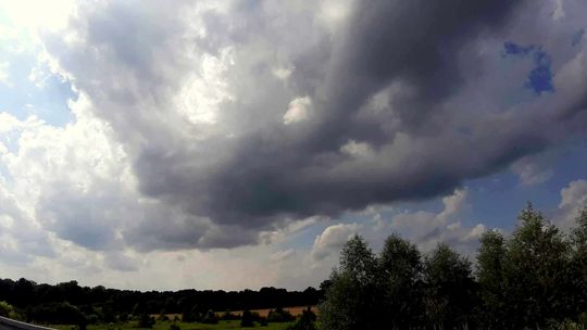 IMGW ostrzega przed burzami z gradem w naszym powiecie