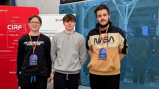 Informatycy z ZSTiO w Kędzierzynie-Koźlu wicemistrzami Polski w CyberSkiller Challenge 2025!