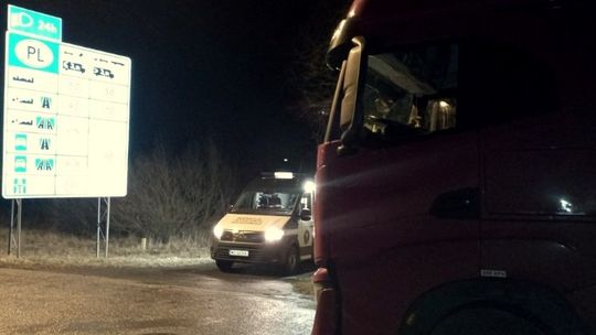 Inspektorzy z Kędzierzyna-Koźla zatrzymali międzynarodowy transport na przejściu w Trzebini. Kierowca nie miał świadectwa