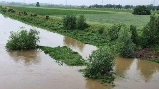Intensywne opady deszczu moga grozić lokalnymi podtopieniami