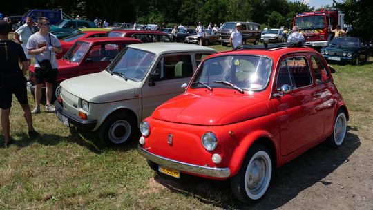 IV zlot pojazdów zabytkowych w Sławikowie. Zdjęcia i film IV zlot pojazdów zabytkowych w Sławikowie. Zdjęcia i film