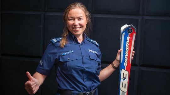 Iwona Żurawska, komendant kędzierzyńskiej policji, opowiada o kobietach w mundurze, pracy i pasjach