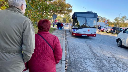Jak dojechać na cmentarz? MZK uruchamia dodatkowe linie