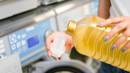 Jak działa płyn do płukania i dlaczego warto go używać? Jak działa płyn do płukania i dlaczego warto go używać?