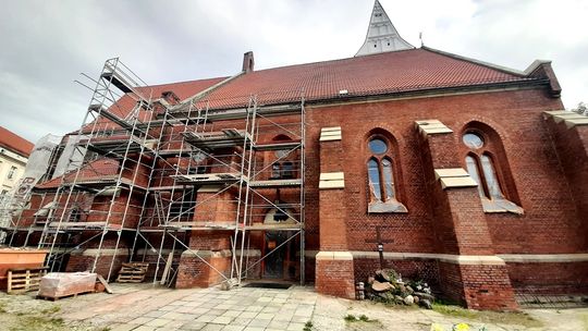 Jak przebiega remont kościoła parafialnego w Koźlu? ZDJĘCIA