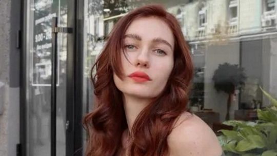 Jak przejść z ciemnego koloru na jasny bez zniszczenia włosów?