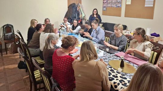 Jak zadbać o dłonie? Uczestniczki warsztatów poznały kilka sposobów. ZDJĘCIA
