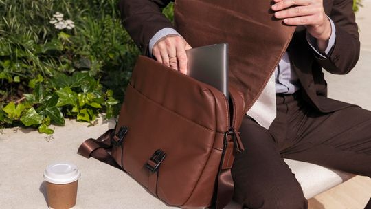 Jaki plecak do laptopa wybrać – poradnik dla studentów i profesjonalistów