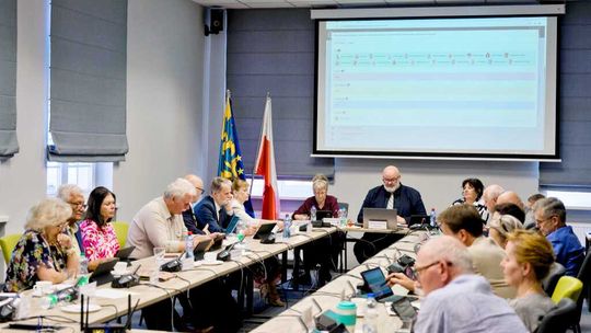 Jednogłośne absolutorium dla Zarządu Powiatu Kędzierzyńsko-Kozielskiego. ZDJĘCIA
