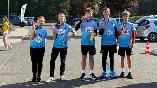 Jesienna Zabawa Biegowa dla uczniów w Kędzierzynie-Koźlu. ZDJĘCIA