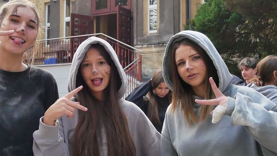 Jestem pierwszakiem kociakiem. Tak wyglądały otrzęsiny w  Zespole Szkół nr 3 w Sławięcicach. ZDJĘCIA