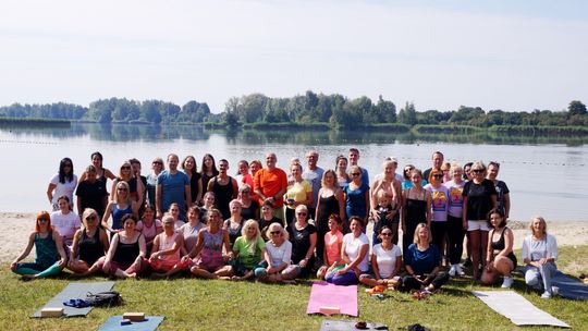 Jogini znów opanowali plażę w Dębowej. ZDJĘCIA