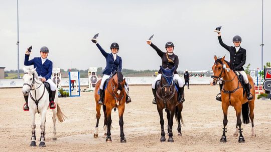 Julia Balawender ze złotym medalem Młodzieżowej Polskiej Ligi Jeździeckiej!