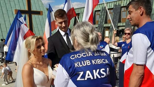 Kamil Semeniuk się żeni! Ślub w kościele w Kędzierzynie-Koźlu. ZDJĘCIA i FILM
