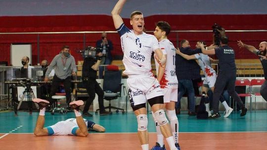 Kamil Semeniuk zgłoszony przez Klub Kibica ZAKSA do tytułu „Zasłużony dla Miasta Kędzierzyn-Koźle” Kamil Semeniuk zgłoszony przez Klub Kibica ZAKSA do tytułu „Zasłużony dla Miasta Kędzierzyn-Koźle”