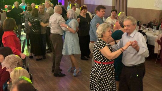 Karnawał w Kłodnicy zakończony tanecznym krokiem. ZDJĘCIA Karnawał w Kłodnicy zakończony tanecznym krokiem. ZDJĘCIA