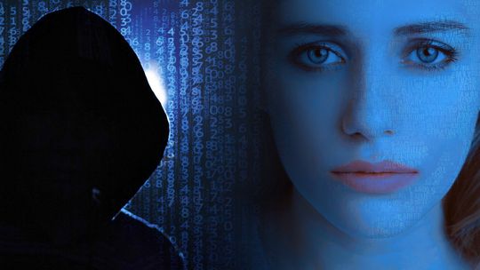 Kazali kobiecie zapłacić 1100 USD.  W przeciwnym razie udostępnią kompromitujące ją materiały