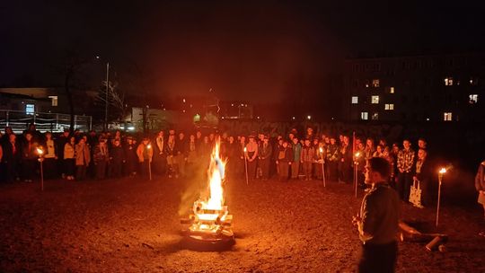 Kędzierzyńsko-kozielscy harcerze świętowali przy ognisku