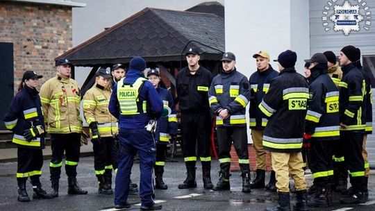 Kędzierzyńsko-kozielscy policjanci szkolą strażaków z ochotniczych straży pożarnych