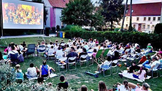 Kino Plenerowe zawitało na Osiedle Pogorzelec. ZDJĘCIA