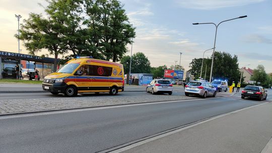 Kobieta potrącona na przejściu dla pieszych trafiła do szpitala