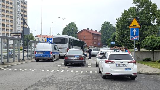 Kierowca chciał naprawić trytytkami poważną awarię w autobusie