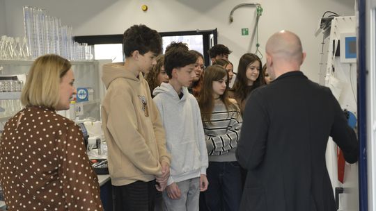 Kolejna wizyta młodzieży w Grupie Azoty Kędzierzyn. Poznali zakłady od kuchni. ZDJĘCIA Kolejna wizyta młodzieży w Grupie Azoty Kędzierzyn. Poznali zakłady od kuchni. ZDJĘCIA