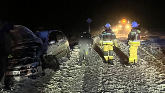Kolizja dwóch samochodów osobowych w Pawłowiczkach. ZDJĘCIA