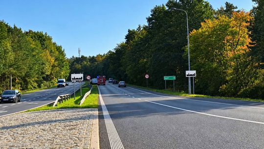 Wypadek na kędzierzyńskiej obwodnicy. Ranny kierowca "dostawczaka" trafił do szpitala