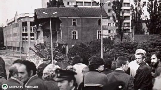 Kto jeszcze pamięta moment wyburzania tego budynku w Kędzierzynie?