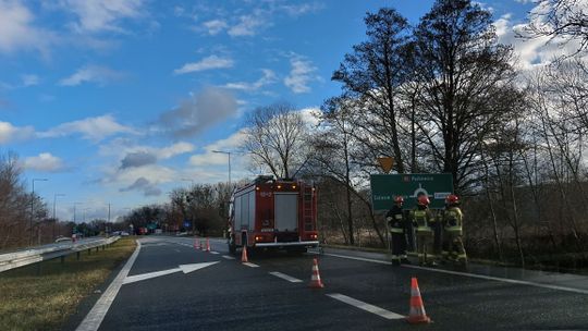 Ktoś dał niezłą plamę na alei Armii Krajowej. Interweniowali strażacy