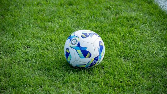 Lokalne kluby piłkarskie i cały świat. Czyli dlaczego piłka nożna jest najpopularniejszym sportem na świecie?