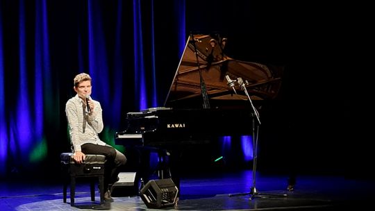 Maciej Tubis Solo. Niedzielny koncert na fortepian w Domu Kultury „Chemik”. ZDJĘCIA Maciej Tubis Solo. Niedzielny koncert na fortepian w Domu Kultury „Chemik”. ZDJĘCIA