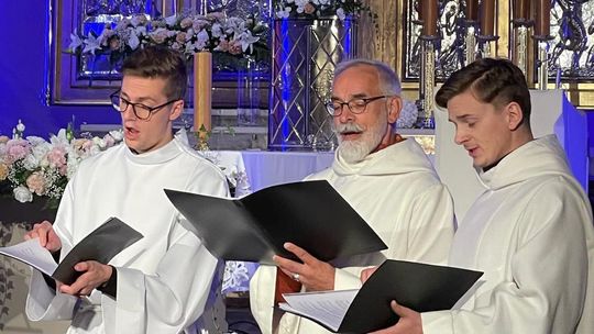 Magia średniowiecznych dźwięków ponownie wypełniła wnętrza kozielskiej świątyni. ZDJĘCIA
