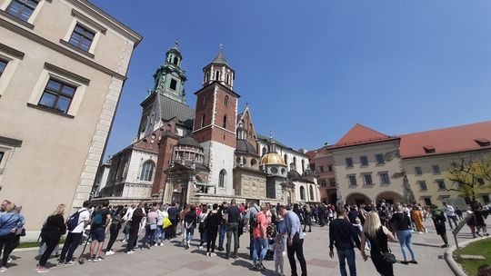 Majówka pod znakiem wycieczek z MZK. ZDJĘCIA