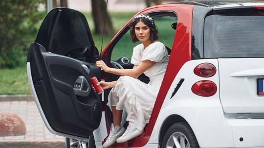 Małe auto, wielkie możliwości – jak wybrać miejskiego sprintera?