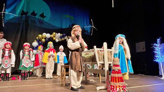 Mali aktorzy z "Trzynastki" przenieśli widzów do Betlejem Mali aktorzy z "Trzynastki" przenieśli widzów do Betlejem