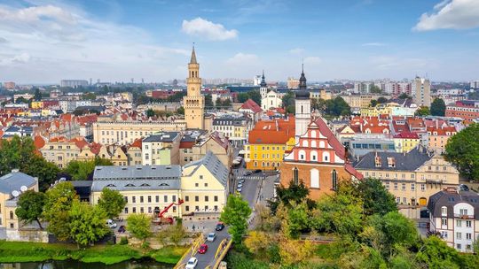 Malowanie dachów opolskie – prawidłowe malowanie dachówki ceramicznej