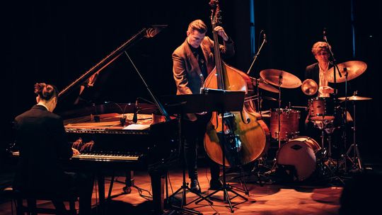 Mateusz Gawęda Trio na żywo w Klubie Kameleon – wieczór pełen jazzu!