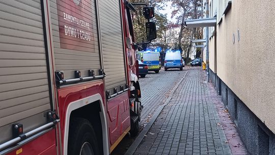 Mężczyzna chciał targnąć się na swoje życie. Na miejscu wszystkie służby ratunkowe