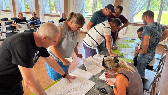 Mieszkańcy Cisowej poznali projekt nowego placu zabaw