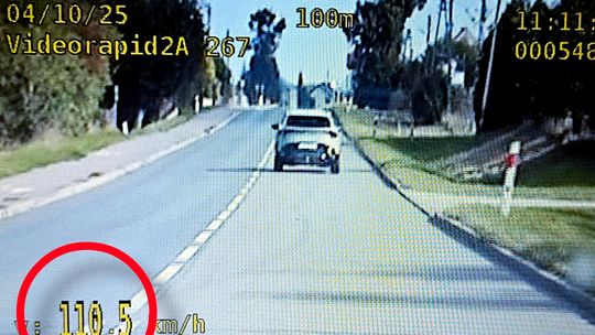 Mieszkaniec Kędzierzyna-Koźla zlekceważył znak zakazu i pędził przez wieś ponad 110 km/h