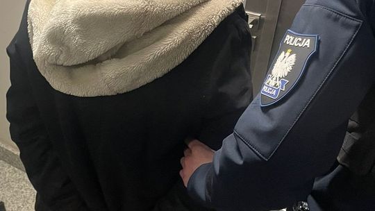 Mieszkanka gminy Polska Cerekiew została zatrzymana przez policję za płatność cudzą kartą