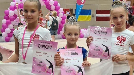 Młode gimnastyczki przywiozły medale z międzynarodowego turnieju