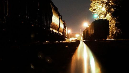 Młody mężczyzna miał wtargnąć pod pociąg. Zginął na miejscu Młody mężczyzna miał wtargnąć pod pociąg. Zginął na miejscu