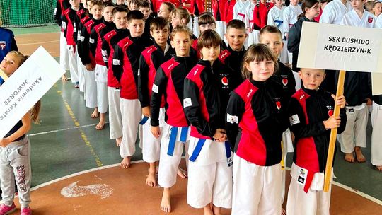 Młodzi karatecy z BUSHIDO Karate Shotokan zdobyli 21 medali