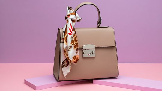 Modne torebki na 2025 rok - sprawdź, na które z modeli zwrócić szczególną uwagę!