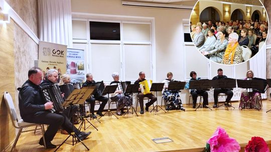 Muzyczna uczta w GOK Reńska Wieś z okazji Dnia Kobiet. ZDJĘCIA Muzyczna uczta w GOK Reńska Wieś z okazji Dnia Kobiet. ZDJĘCIA