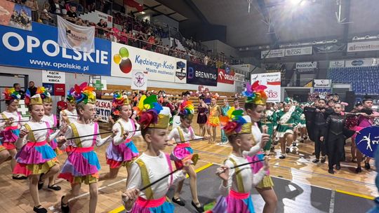 Muzyka, taniec i błysk kolorowych strojów z udziałem 3 tysięcy zawodniczek. ZDJĘCIA